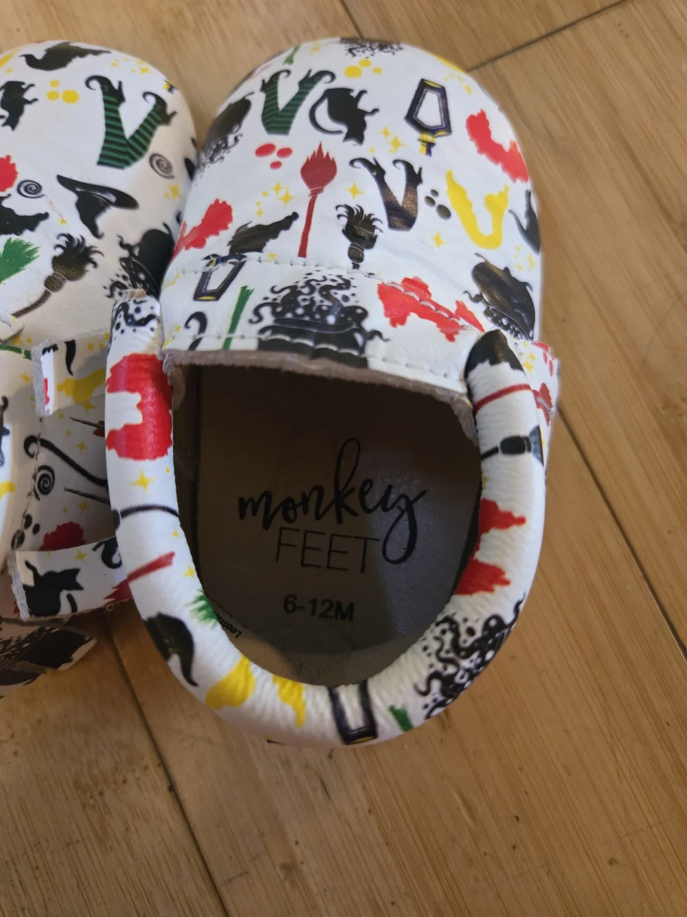 Monkey Feet Baby Girl Slip On Moccasin Shoes Whote Hocus Pocus Size 6 To 12mth